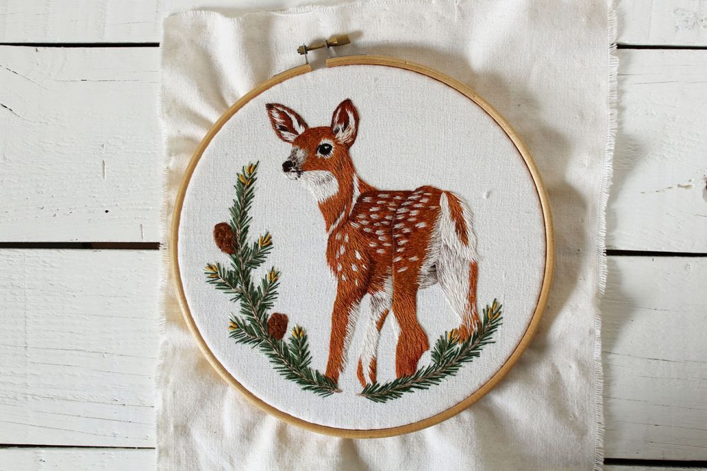 cervatillo bordado I 1 1 | Pepita Calabaza | Un cervatillo libre bordado durante el encierro
