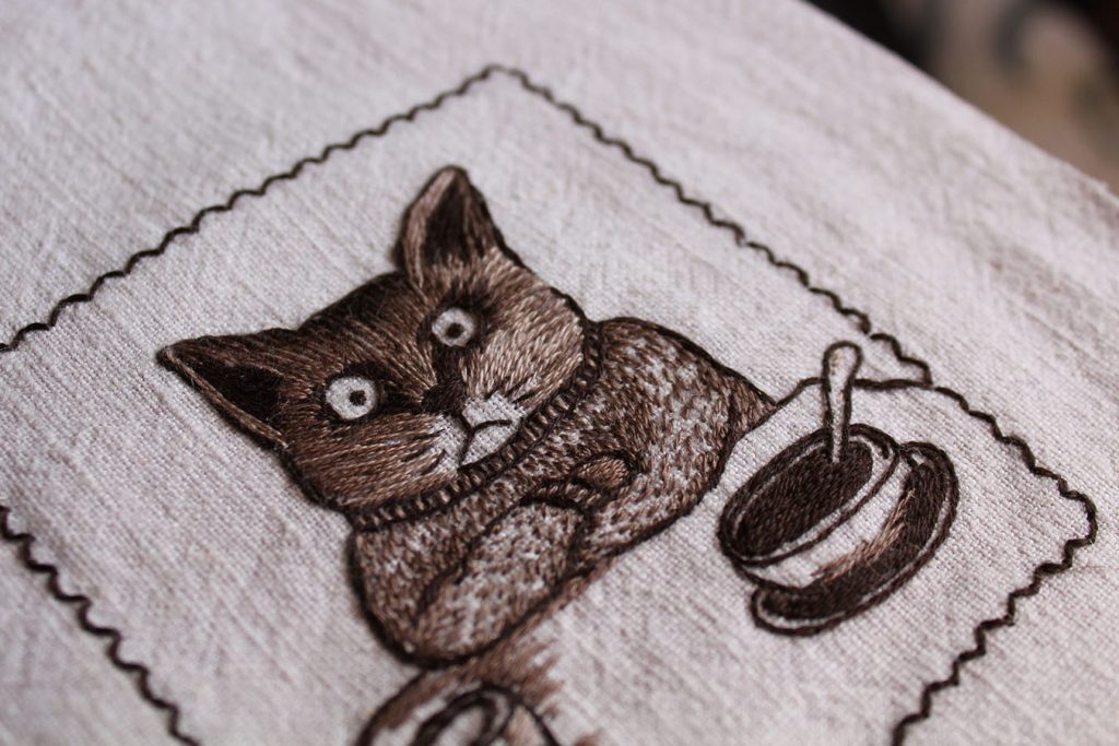 Toby Gaty bordado scaled 1 | Pepita Calabaza | Ningún beso para mamá