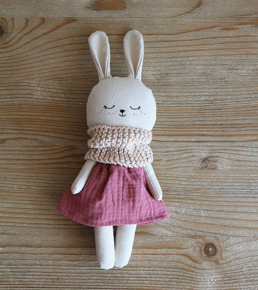 muñeca conejita muselina muneca conejita muselina | Pepita Calabaza | Conejita blanca con vestido de muselina