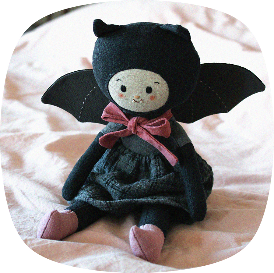 murcielago muneca | Pepita Calabaza | Muñeca murciélago vestido muselina murcielago muneca | Pepita Calabaza | Muñeca murciélago vestido muselina