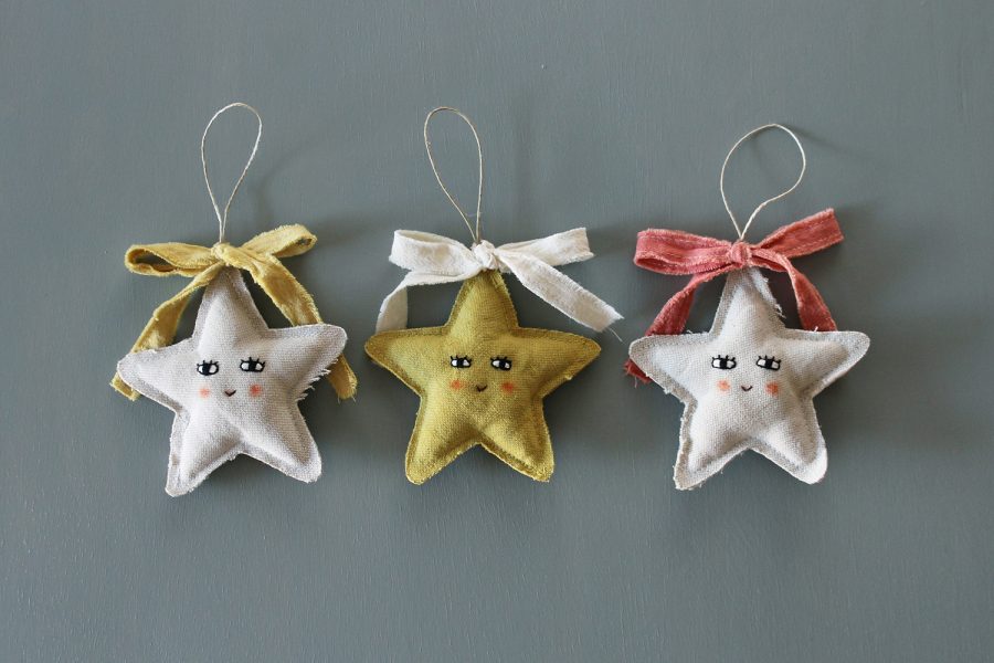 adornos de Navidad scaled 1 | Pepita Calabaza | Estrellas para celebrar el solsticio de invierno