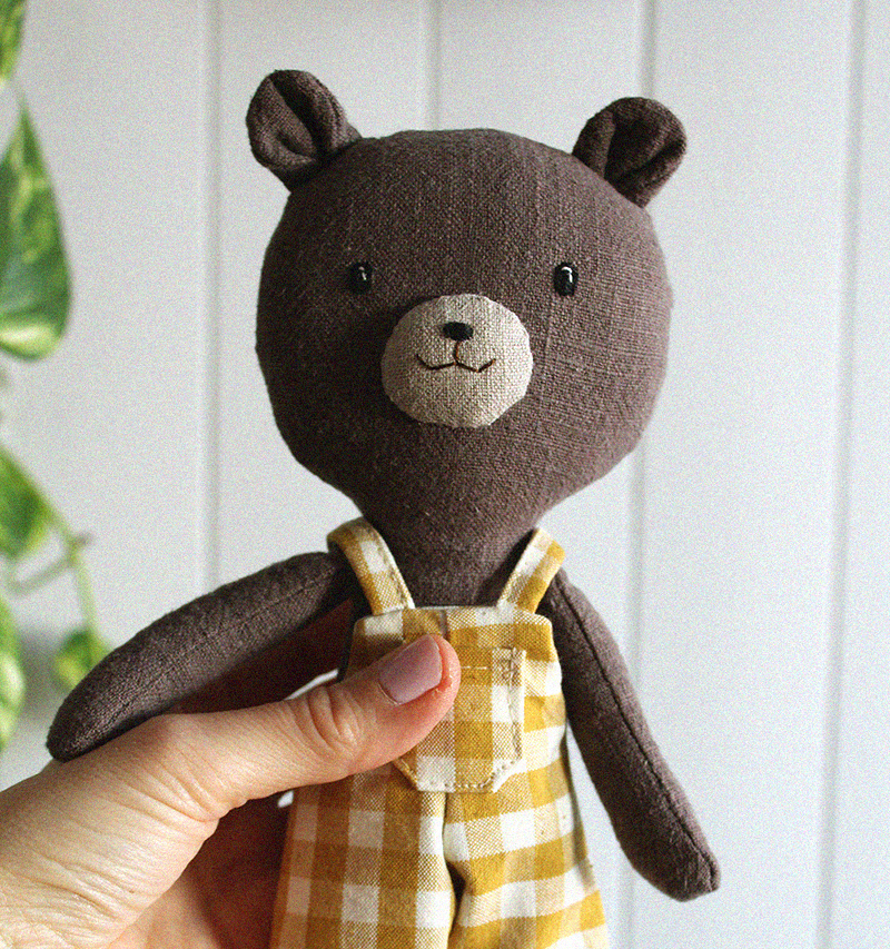 muñeco oso de lino peto vichy muneco oso de lino peto vichy | Pepita Calabaza | Oso con peto