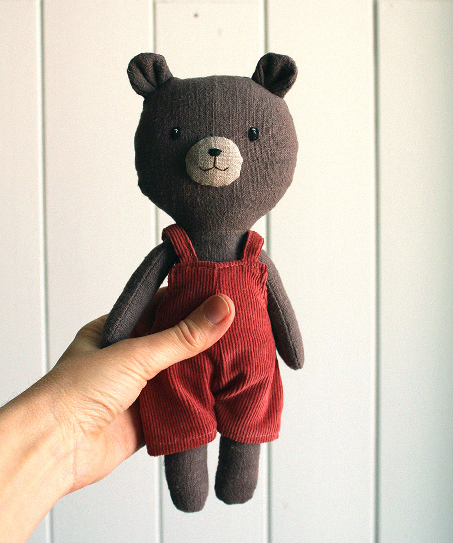 peluche oso peto pana burdeos peluche oso peto pana burdeos 1 | Pepita Calabaza | Oso con peto de pana