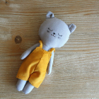 muneco gato con peto de pana amarillo | Pepita Calabaza | Gato con peto de pana muneco gato con peto de pana amarillo | Pepita Calabaza | Gato con peto de pana