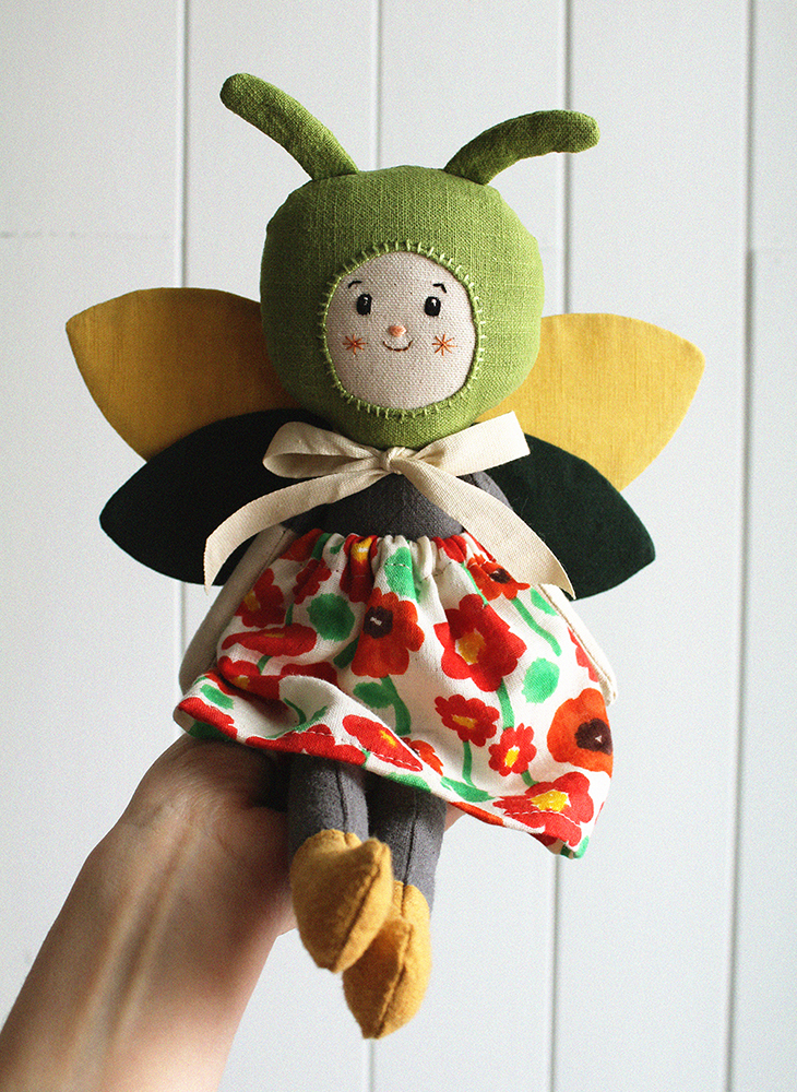 muneca de coleccion insecto amapolas | Pepita Calabaza | Muñeca de colección Amapola