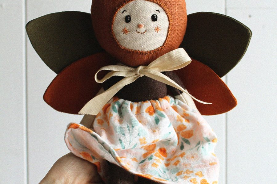 muneca de lino insecto teja | Pepita Calabaza | Muñecas de colección