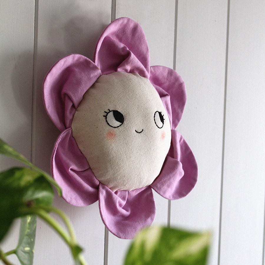 muneca flor lila | Pepita Calabaza | Flor