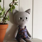gato gris peto flores indigo | Pepita Calabaza | Gato grande gris gato gris peto flores indigo | Pepita Calabaza | Gato grande gris